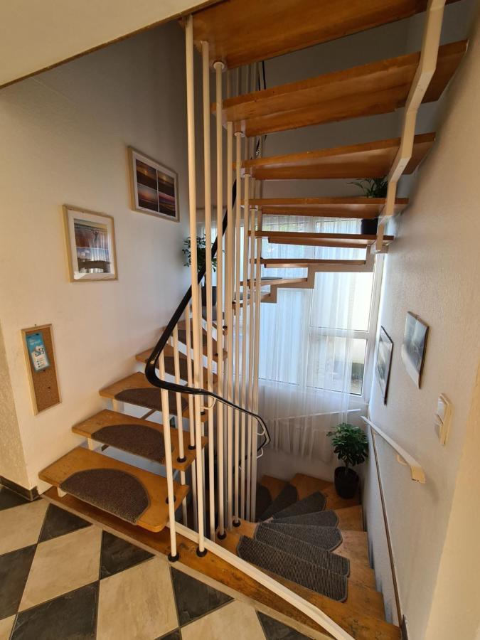 Geraumiges Ferienhaus Bad Salzuflen: Spacious 4-Bedroom Retreat for Business & Families Exterior photo